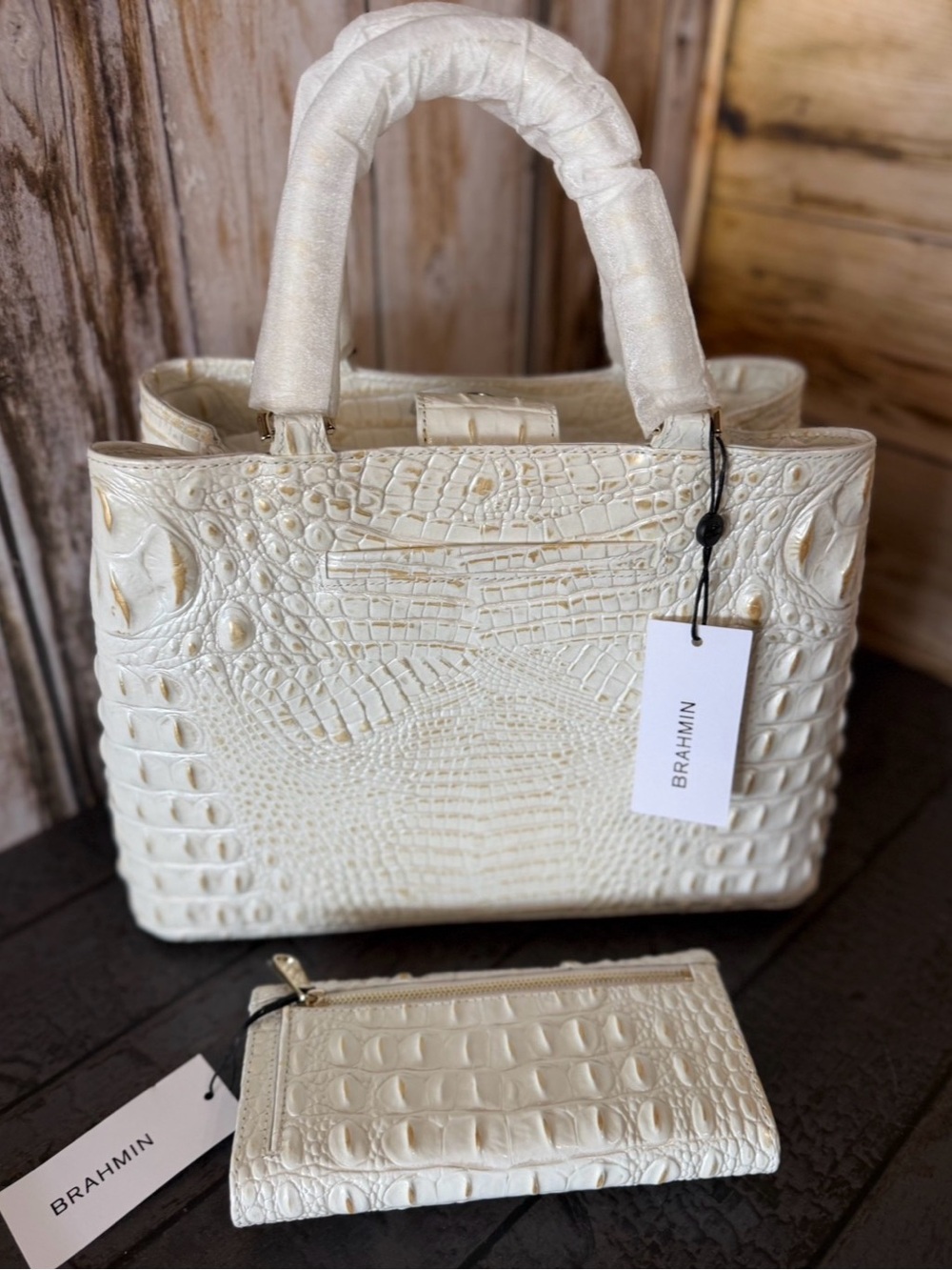 Firm BRAHMIN Small Denise Chantilly Melbourne Leather Tote & Cordelia wallet NWT - Picture 2 of 12
